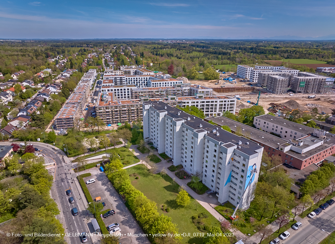 04.05.2023 - Luftbilder vom Alexisqaurtier und Pandion Verde in Neuperlach